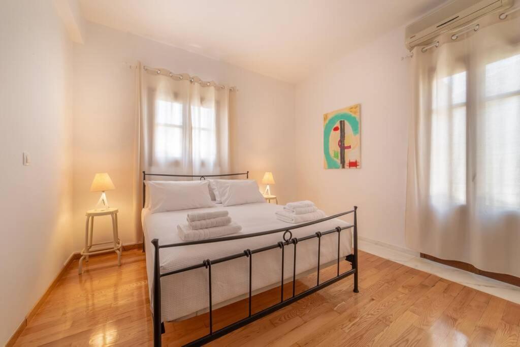 Seaview Stylish Flat In Andros - Walk To Beach المظهر الخارجي الصورة