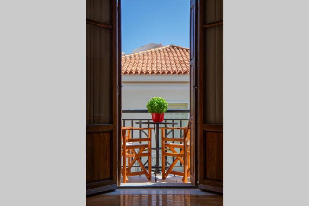 Seaview Stylish Flat In Andros - Walk To Beach المظهر الخارجي الصورة